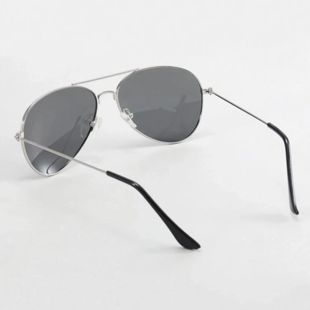 Men’s or Women’s Aviator Silver Frame Sunglasses Grey Lens brand New! With Case - Picture 4 of 5
